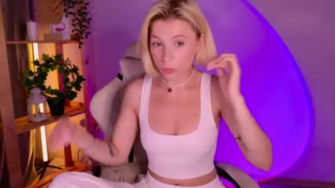 Elly online show from June 21, 2:47 am