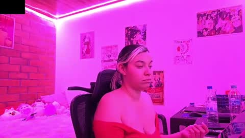 Snapshot of balomil chatting on March 23, 2:37 am balomil online show from March 23, 2:37 am