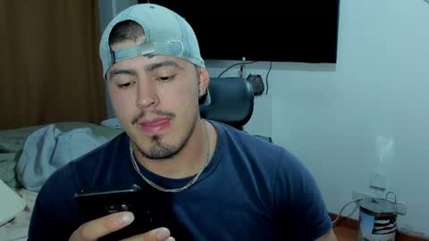 Snapshot of baltazardupont chatting on April 2, 2:42 am Andres - online show from April 2, 2:42 am
