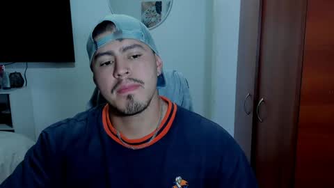 Snapshot of baltazardupont chatting on May 1, 9:58 am Andres - online show from May 1, 9:58 am