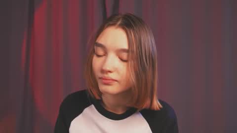 Snapshot of bamba_leyla chatting on March 27, 8:26 am bamba_leyla online show from March 27, 8:26 am