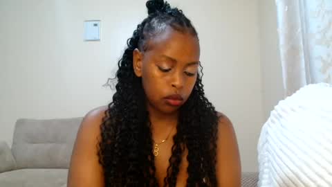 bambi_e online show from July 5, 8:38 pm