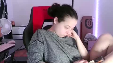 bambiboo8113 online show from February 25, 4:53 pm