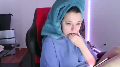 bambiboo8113 online show from March 1, 2:15 am