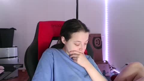 bambiboo8113 online show from March 1, 5:20 am