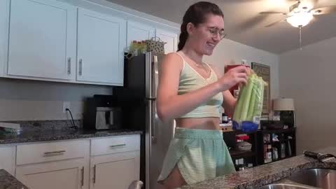 Snapshot of bambifarrina chatting on January 16, 8:02 pm bambifarrina online show from January 16, 8:02 pm