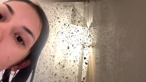 bambii_petite online show from January 10, 2:30 pm