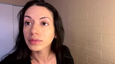 bambii_petite online show from April 12, 6:35 pm