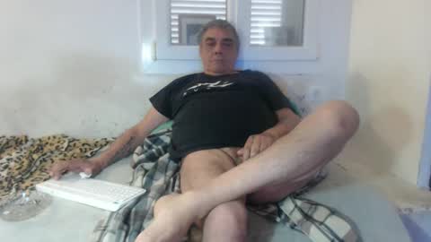 Snapshot of bambino6060 chatting on January 21, 10:19 am bambino6060 online show from January 21, 10:19 am