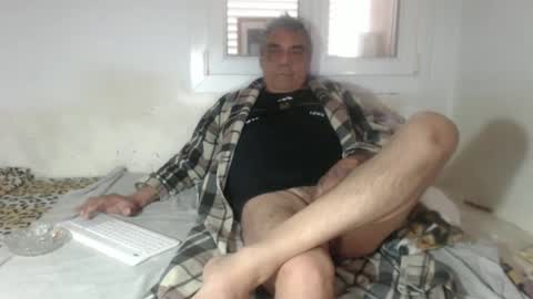 Snapshot of bambino6060 chatting on January 22, 1:00 pm bambino6060 online show from January 22, 1:00 pm