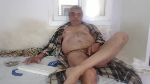 Snapshot of bambino6060 chatting on January 27, 1:30 pm bambino6060 online show from January 27, 1:30 pm