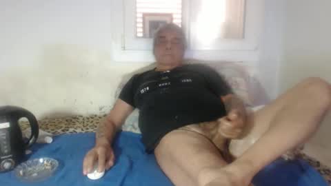 Snapshot of bambino6060 chatting on November 10, 11:53 am bambino6060 online show from November 10, 11:53 am