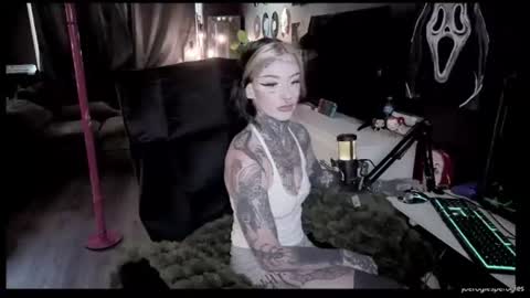 bambitatted online show from July 7, 10:58 pm