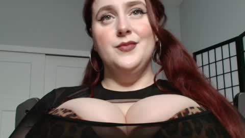Snapshot of bambixxlynn chatting on May 28, 12:19 am bambixxlynn online show from May 28, 12:19 am