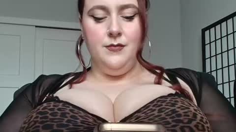 Snapshot of bambixxlynn chatting on June 11, 11:25 pm bambixxlynn online show from June 11, 11:25 pm