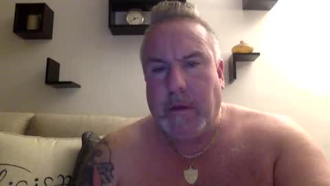 Snapshot of banana5289 chatting on April 12, 9:47 am banana5289 online show from April 12, 9:47 am
