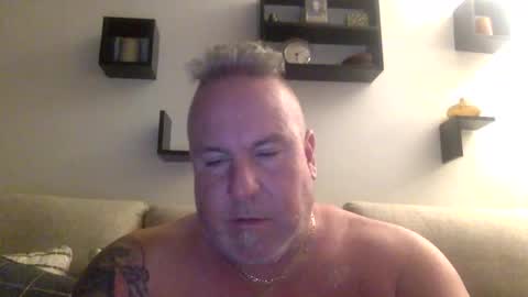 Snapshot of banana5289 chatting on April 20, 1:19 am banana5289 online show from April 20, 1:19 am