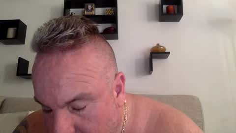 Snapshot of banana5289 chatting on April 21, 8:23 pm banana5289 online show from April 21, 8:23 pm