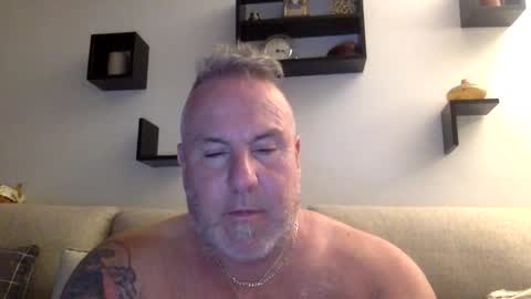Snapshot of banana5289 chatting on May 20, 10:27 pm banana5289 online show from May 20, 10:27 pm