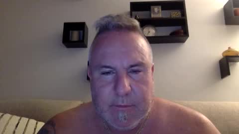 Snapshot of banana5289 chatting on May 26, 11:01 pm banana5289 online show from May 26, 11:01 pm