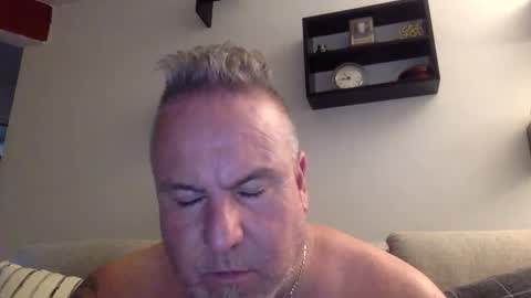 Snapshot of banana5289 chatting on May 27, 12:57 pm banana5289 online show from May 27, 12:57 pm
