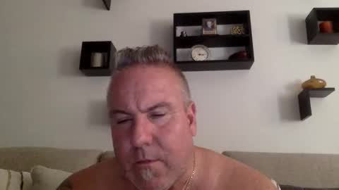 Snapshot of banana5289 chatting on June 3, 7:19 pm banana5289 online show from June 3, 7:19 pm