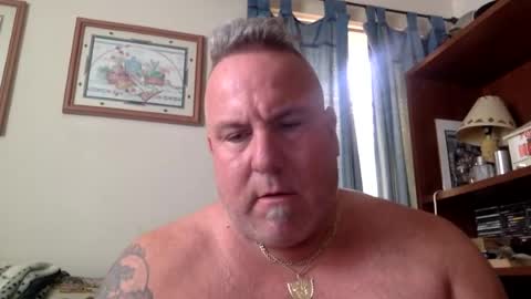 Snapshot of banana5289 chatting on June 17, 1:01 pm banana5289 online show from June 17, 1:01 pm