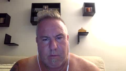 Snapshot of banana5289 chatting on July 4, 10:54 am banana5289 online show from July 4, 10:54 am