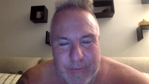 Snapshot of banana5289 chatting on July 30, 12:31 am banana5289 online show from July 30, 12:31 am