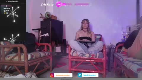 Snapshot of bandit_monkey chatting on April 10, 5:01 am V E R O N I C A online show from April 10, 5:01 am