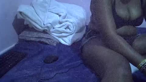 Snapshot of bantubaby chatting on November 24, 7:13 pm bantubaby online show from November 24, 7:13 pm