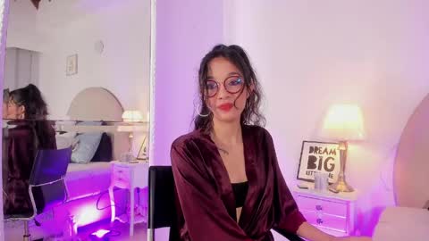 Snapshot of barbara_twerk chatting on March 23, 10:25 pm Barbara online show from March 23, 10:25 pm