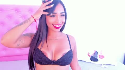 Snapshot of barbarahills_21 chatting on December 27, 9:22 pm Barbie Hills online show from December 27, 9:22 pm