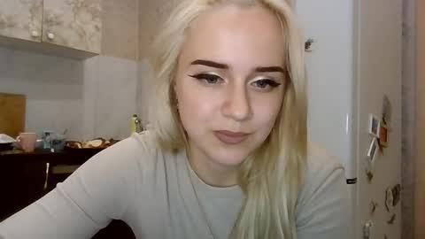 barbie___girl online show from November 26, 3:13 pm