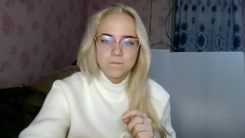 barbie___girl online show from December 4, 2:48 pm