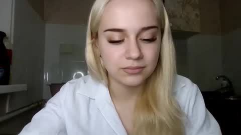 Snapshot of barbie___girl chatting on February 12, 4:57 pm barbie___girl online show from February 12, 4:57 pm