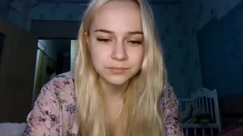 Snapshot of barbie___girl chatting on February 15, 7:49 am barbie___girl online show from February 15, 7:49 am