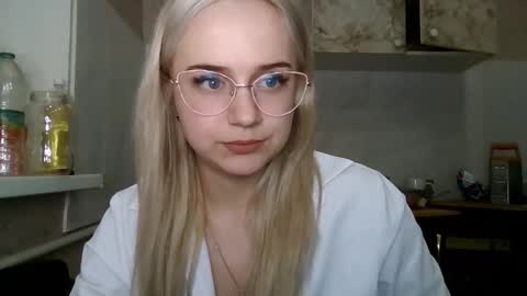 Snapshot of barbie___girl chatting on February 19, 7:54 pm barbie___girl online show from February 19, 7:54 pm