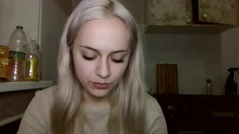 Snapshot of barbie___girl chatting on February 21, 6:53 pm barbie___girl online show from February 21, 6:53 pm