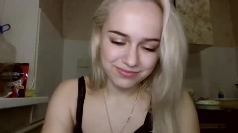 Snapshot of barbie___girl chatting on March 3, 7:31 pm barbie___girl online show from March 3, 7:31 pm