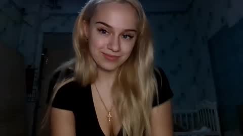 Snapshot of barbie___girl chatting on March 5, 4:14 pm barbie___girl online show from March 5, 4:14 pm