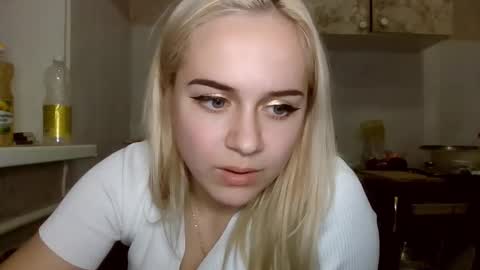 Snapshot of barbie___girl chatting on March 11, 6:47 pm barbie___girl online show from March 11, 6:47 pm