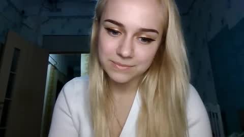 Snapshot of barbie___girl chatting on March 12, 4:02 pm barbie___girl online show from March 12, 4:02 pm