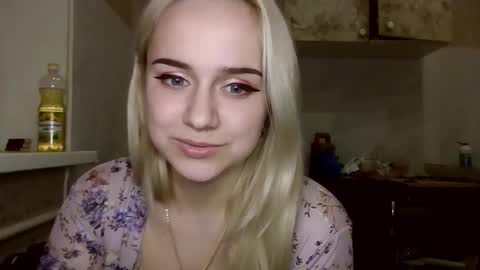 Snapshot of barbie___girl chatting on March 13, 6:47 pm barbie___girl online show from March 13, 6:47 pm