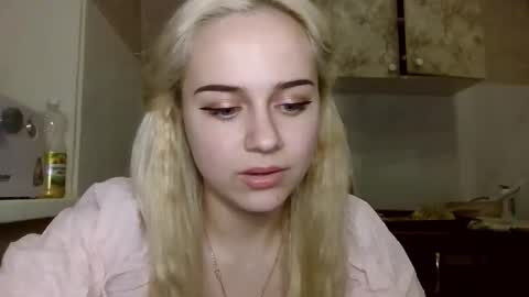 Snapshot of barbie___girl chatting on March 18, 6:44 pm barbie___girl online show from March 18, 6:44 pm