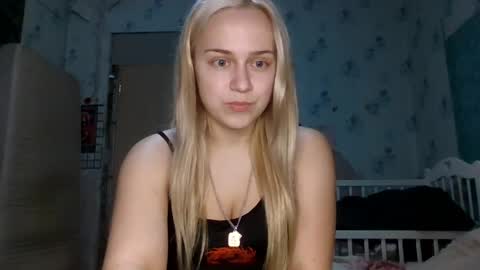 Snapshot of barbie___girl chatting on April 4, 3:42 pm barbie___girl online show from April 4, 3:42 pm