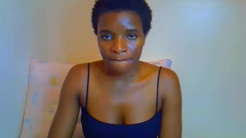 Snapshot of barbie_queen17 chatting on March 13, 10:38 pm VEE online show from March 13, 10:38 pm