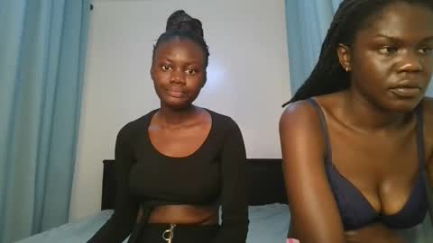 Snapshot of barbie_queen2 chatting on October 2, 12:23 pm queen online show from October 2, 12:23 pm