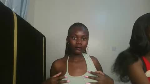 Snapshot of barbie_queen2 chatting on October 11, 10:03 am queen online show from October 11, 10:03 am