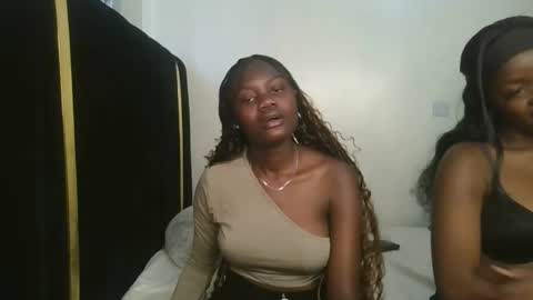 Snapshot of barbie_queen2 chatting on October 12, 1:10 pm queen online show from October 12, 1:10 pm